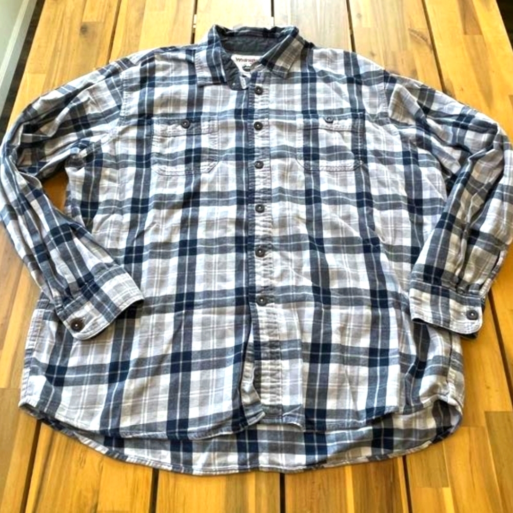 Wrangler Mens 100% Cotron Blue‎ and White Plaid Casual Button Down Shirt Size XL